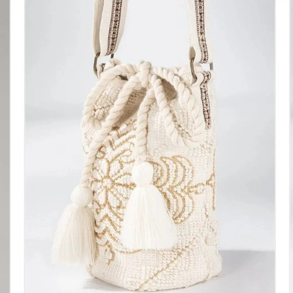 New! Boho Handwoven Bucket Shoulder Bag - Picture 5 of 11